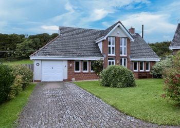 15 Templand, Crossmichael - Williamson and Henry