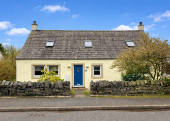 63 Victoria Street, Kirkpatrick Durham, Castle Douglas - Williamson and Henry